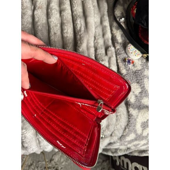 Pyramid embossed patent leather wallet red - Picture 6 of 7